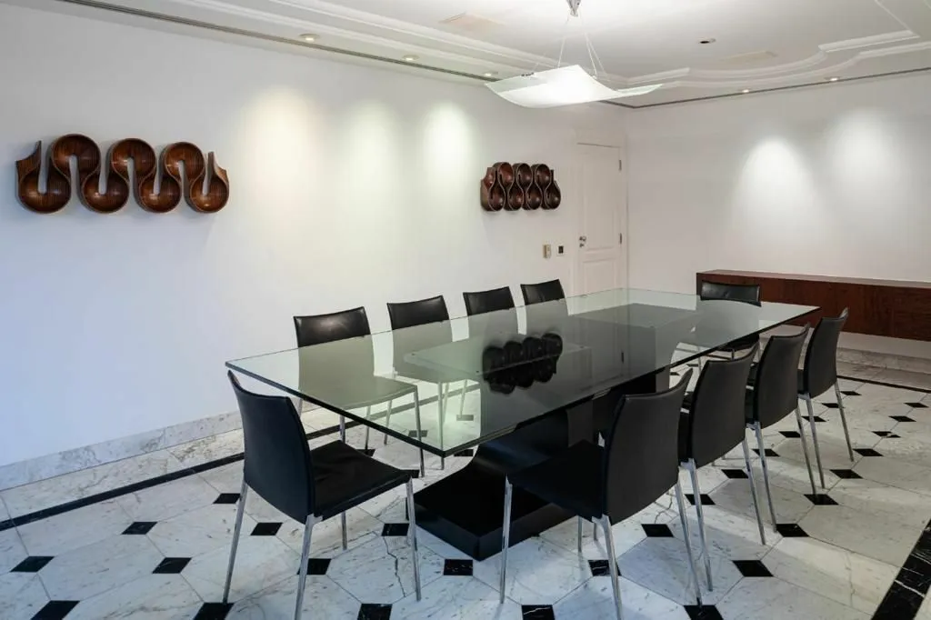 Quarto suíte amplo e bem iluminado Casa Malibu