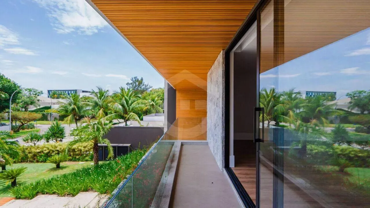 Onde fica o Condomínio Malibu e o que tem perto dele?