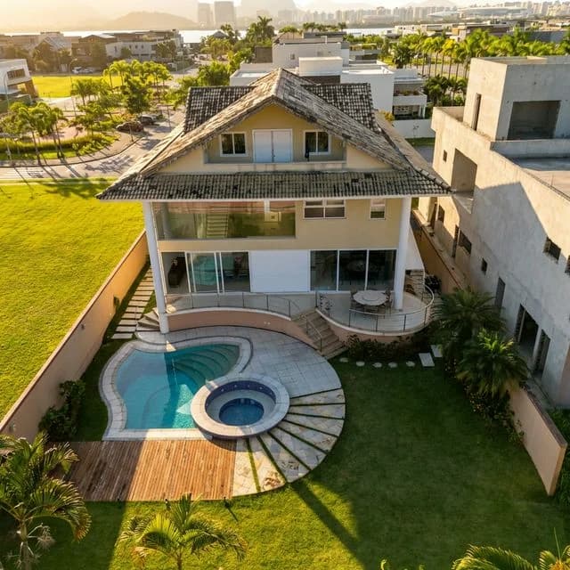 Casas em Condomínio Fechado de Alto Luxo